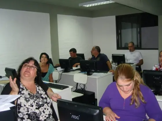 264993_109384599156559_993843_n